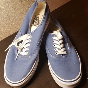 Dark blue Vans Authentic